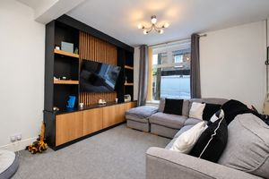 Lounge/Diner- click for photo gallery